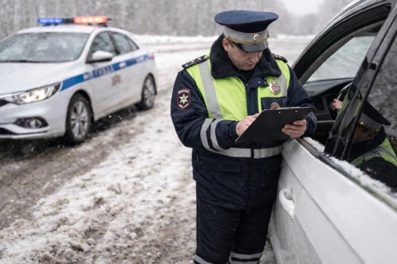 На дорогах России начали массово проверять сезонность и состояние шин — что важно знать в 2026 году